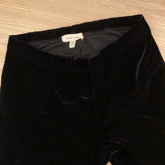 Silence + Noise Black Velvet Leggings - Picture 2 of 3